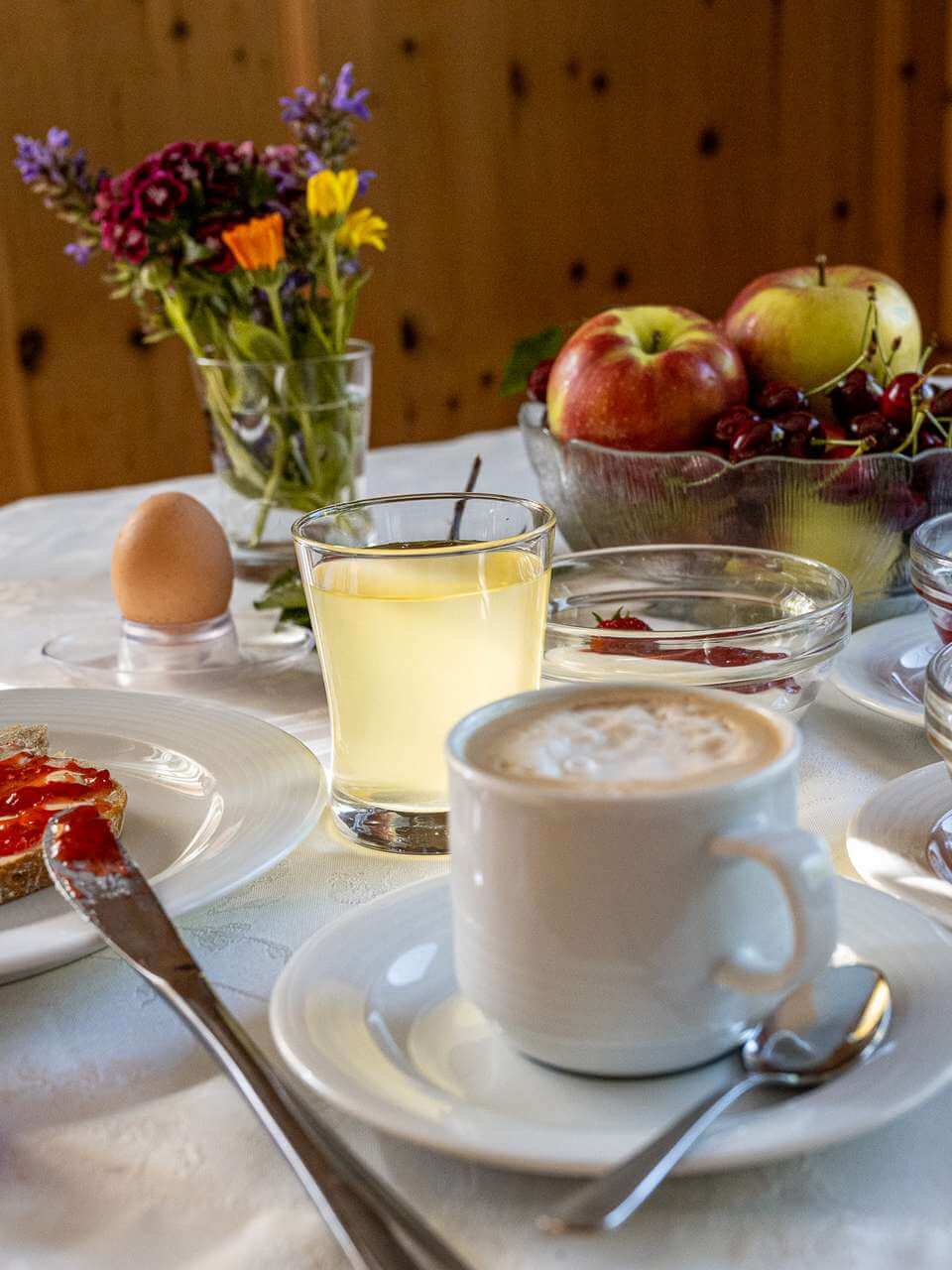 Bauernhoffrühstück in der Bauernstube